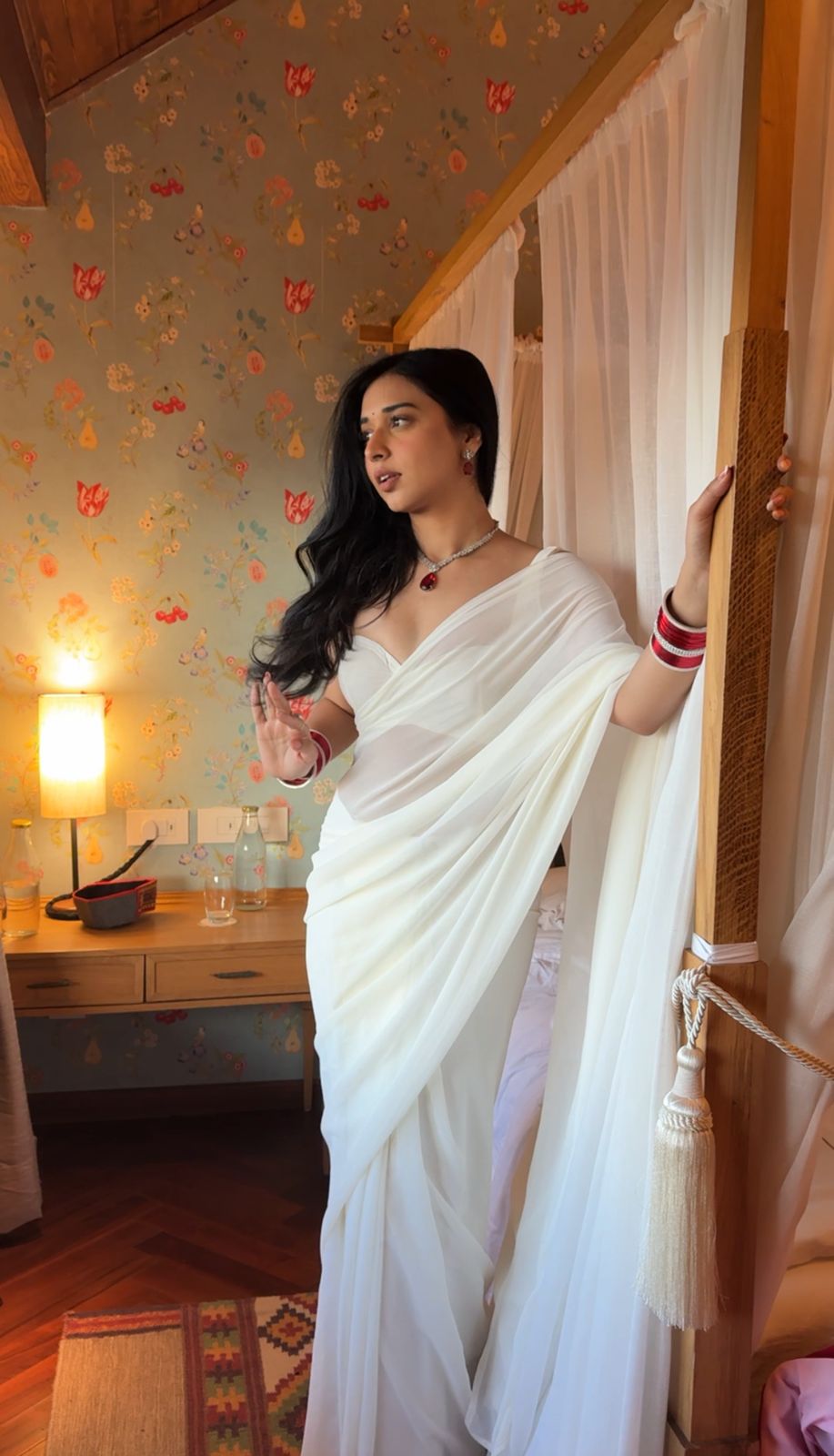 White Color,Plain Elegant Georgette Ready To Wear Saree With Unstitched Blouse