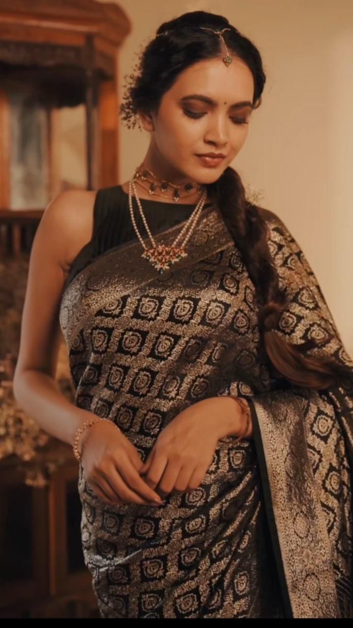 Luxe Black Banarasi Jacquard Lichi Silk Saree with All-Over Zari Weave