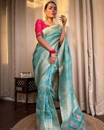 Luxe Black Banarasi Jacquard Lichi Silk Saree with All-Over Zari Weave