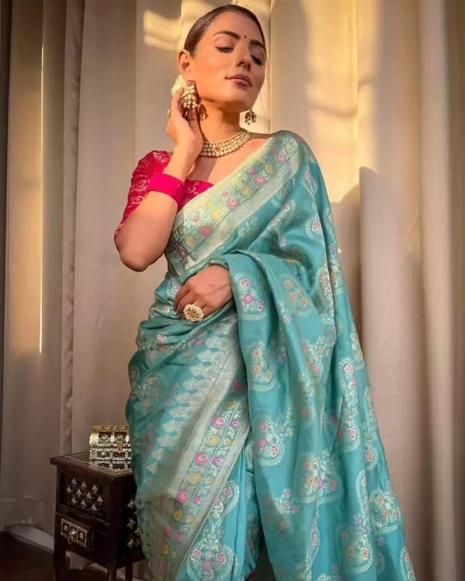 Luxe Black Banarasi Jacquard Lichi Silk Saree with All-Over Zari Weave