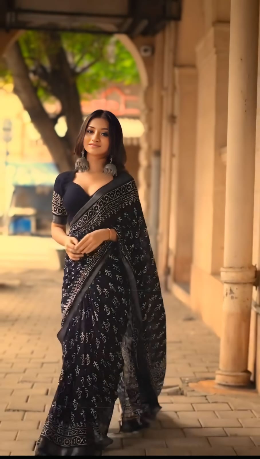 Black Ready To Wear Linen Silk Saree with Digital Printed Border & Pallu with blouse