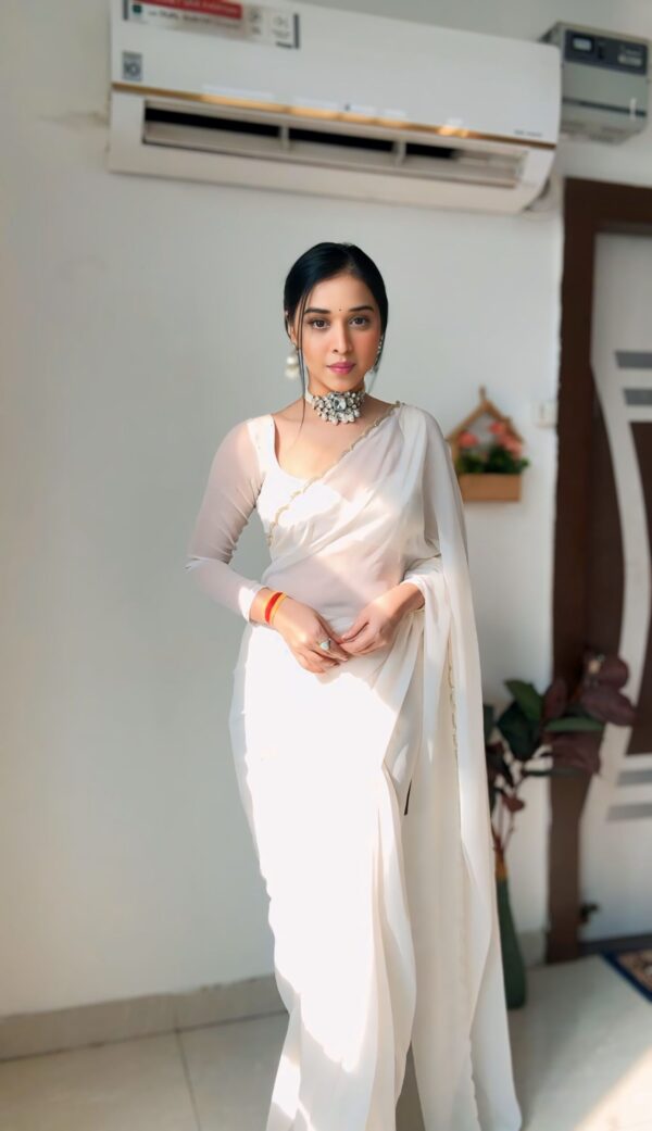 White Color, Featuring A Scalloped Border Georgette Ready To Wear Saree With Stitched Blouse - Image 3