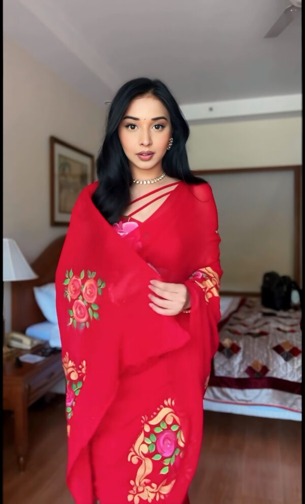 Red Color And Large Pink Floral Prints Georgette Ready To Wear Saree With Unstitched Blouse - Image 3