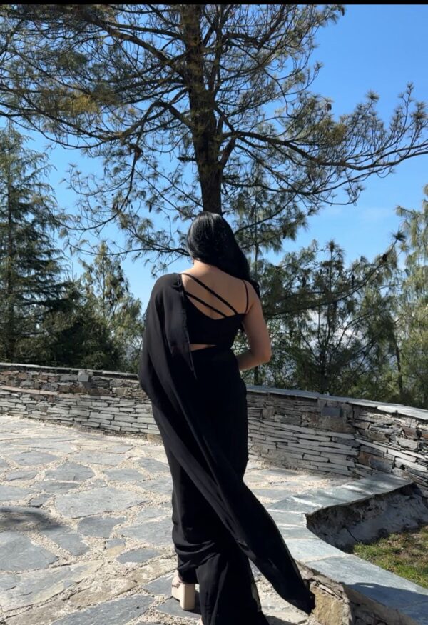 Black Color,Plain Elegant Georgette Ready To Wear Saree With Unstitched Blouse - Image 3