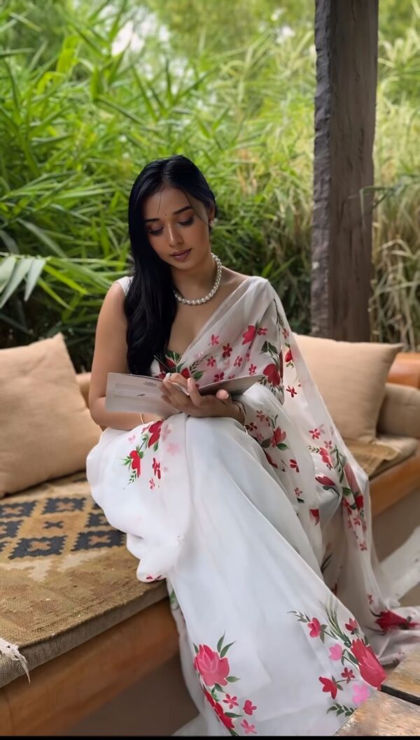 White Red And Pink Floral Prints Organza Ready To Wear Saree With Unstitched Blouse - Image 3