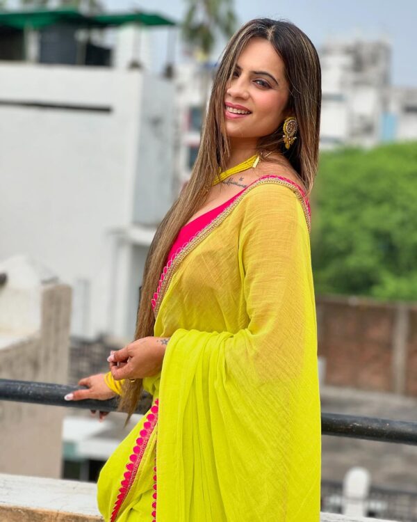 Lemon Yellow Cotton With Hot Pink Border And Tassels Ready To Wear Saree With Unstitched Blouse - Image 5