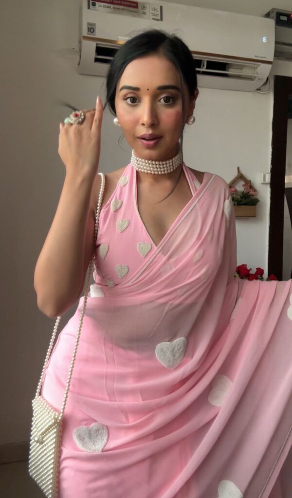 Soft Pink Georgette Saree With Cute White Heart Ready To Wear Saree With Unstitched Blouse - Image 6