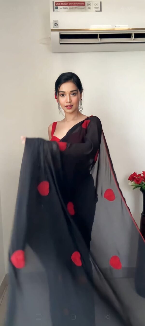 Vibrant Black Small Red Heart Motifs Georgette Ready To Wear Saree With Unstitched Blouse - Image 4