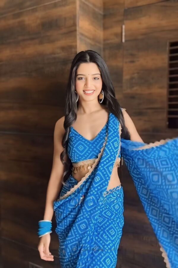 Blue Georgette Bandhani-style Geometric Print Ready To Wear Saree With Unstitched Blouse - Image 5