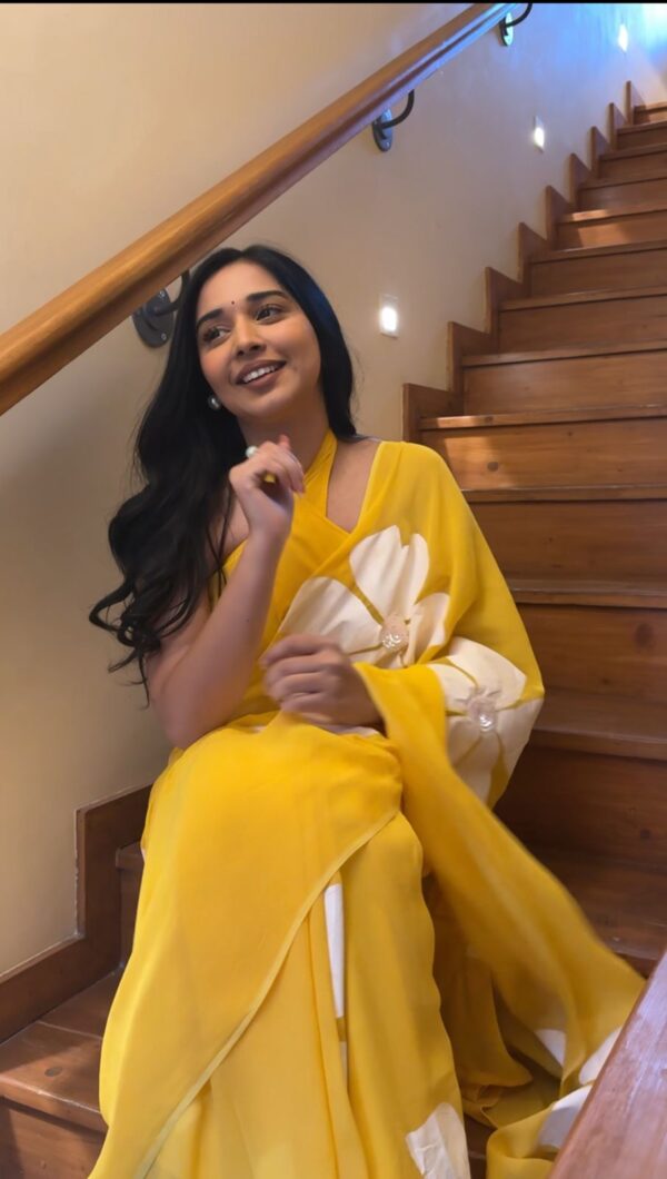 Yellow Color, Highlighted With Large White Floral Prints Georgette Ready To Wear Saree With Unstitched Blouse - Image 5