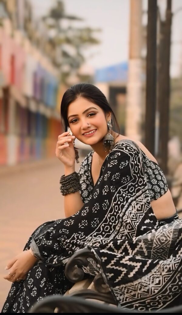 Black Color Soft Linen Bagru Print Ready To Wear Saree With Unstitched Blouse - Image 4