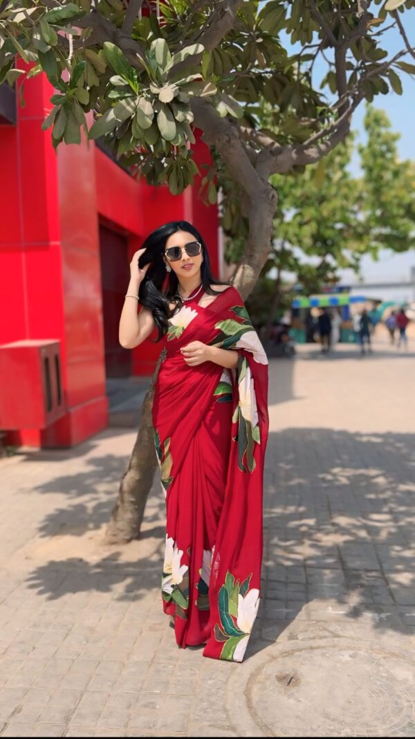 Maroon Shade, Adorned With Large White Floral Prints  Georgette Ready To Wear Saree With Unstitched Blouse - Image 4