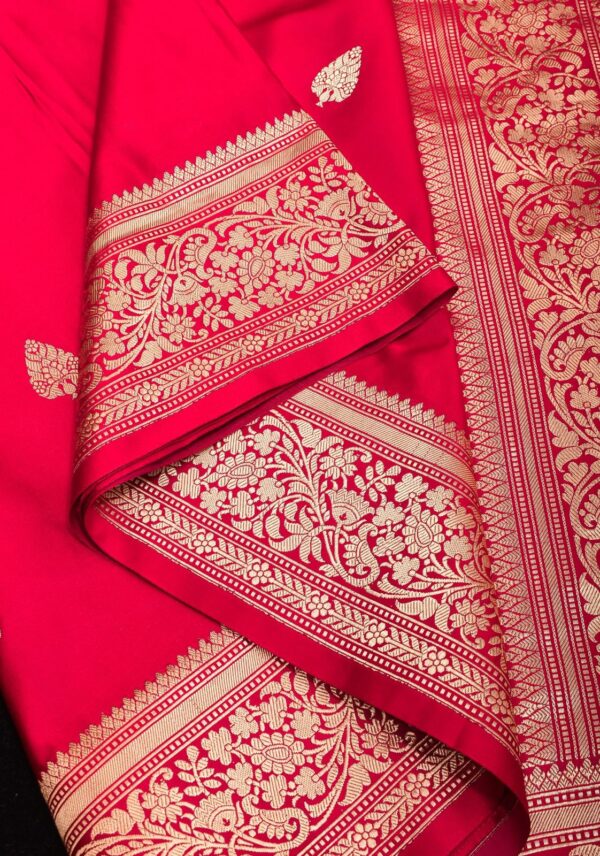 Red Handwoven Kanjeevaram Jacquard Pure Lichi Silk Saree with Traditional Zari Border - Image 4