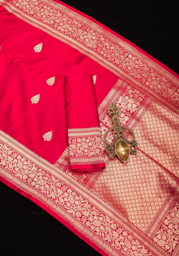 Red Handwoven Kanjeevaram Jacquard Pure Lichi Silk Saree with Traditional Zari Border - Image 6