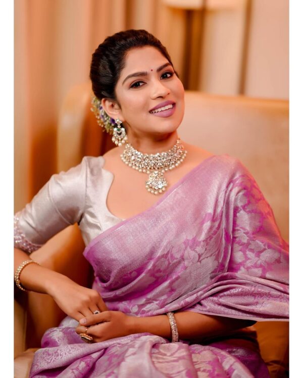Lavender Mist – Jacquard Soft Lichi Silk Saree with Floral Silver Zari Weave - Image 4