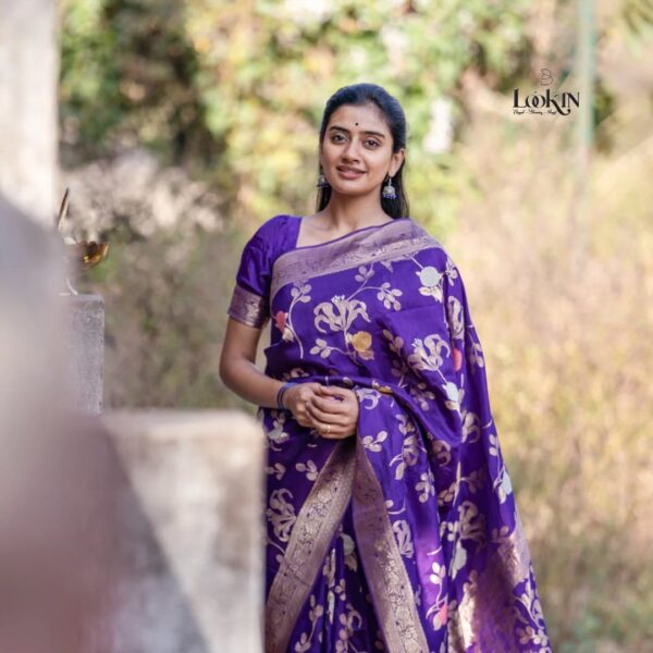 Purple Banarasi Jacquard Lichi Silk Saree with Elegant Floral Zari Weave