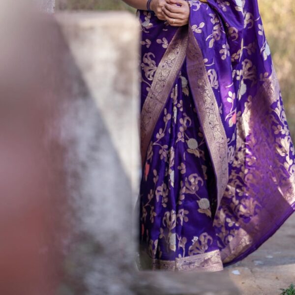 Purple Banarasi Jacquard Lichi Silk Saree with Elegant Floral Zari Weave - Image 4