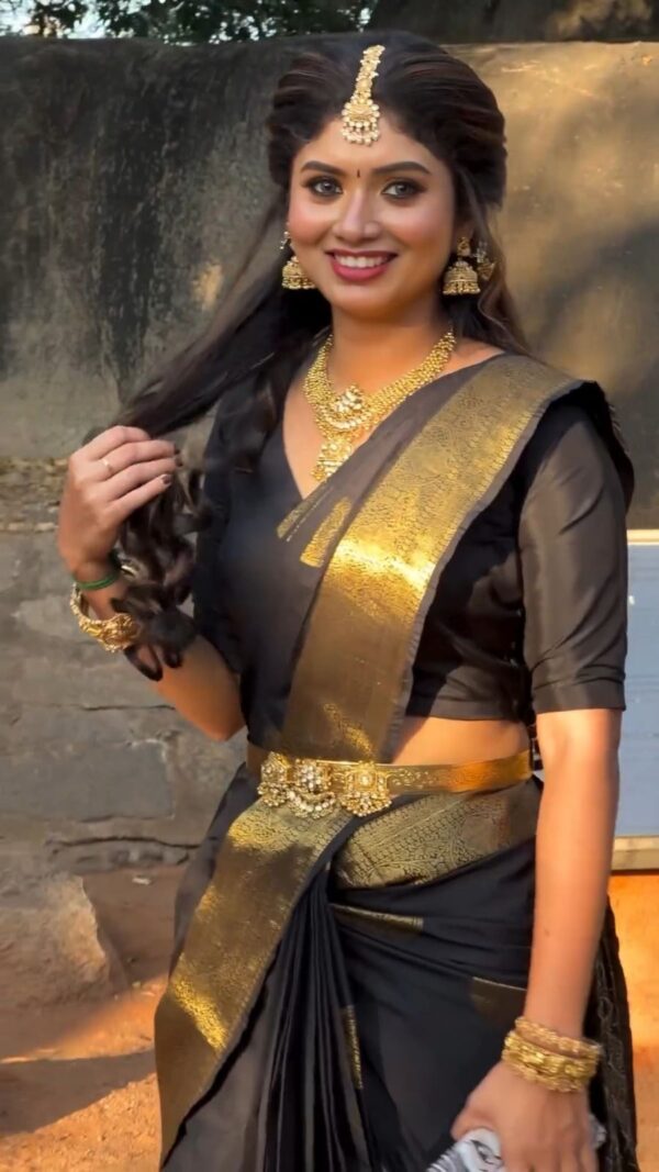 Black Kanjivaram Jacquard Lichi Silk with Bold Zari Detailing and Temple Saree - Image 4