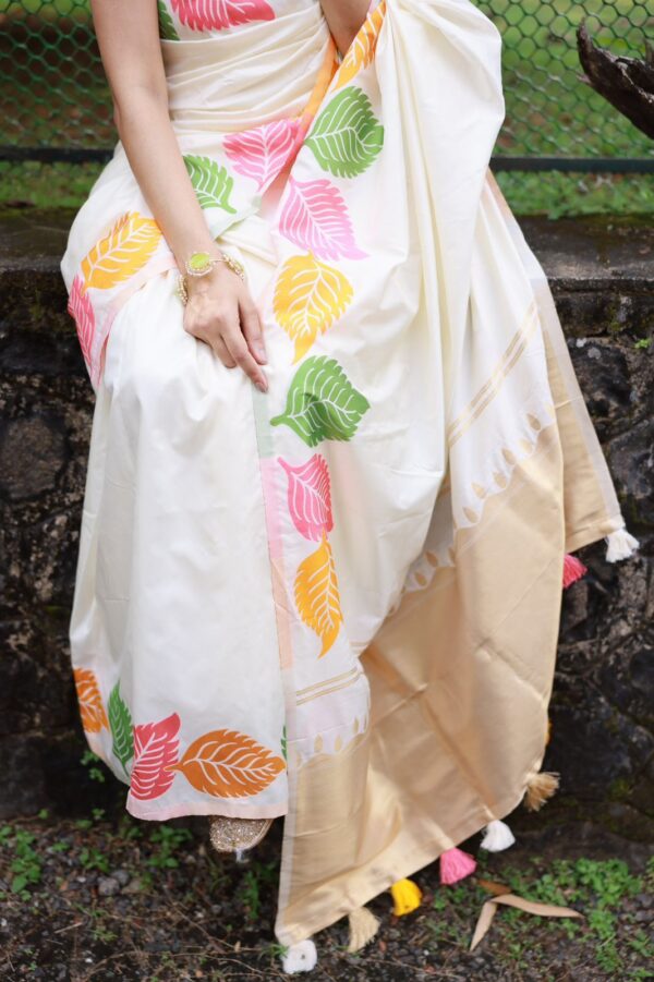 Cream Jacquard Soft Lichi Silk Leaf Motifs Saree - Image 6