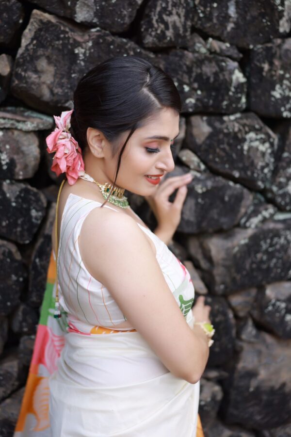 Cream Jacquard Soft Lichi Silk Leaf Motifs Saree - Image 4