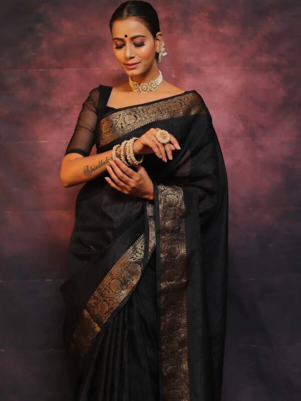 Majestic Black Kanjeevaram Lichi Silk Saree with Antique Gold Zari Border – Timeless Elegance for Evening - Image 3