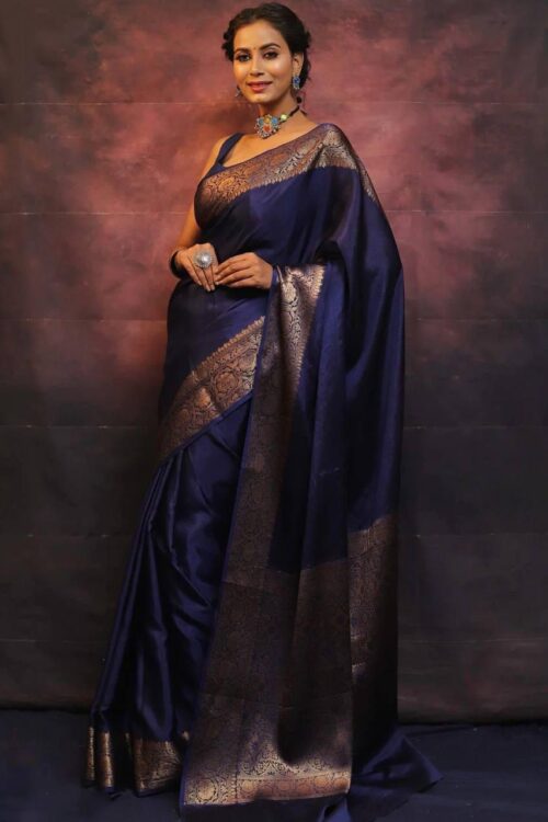 Royal Navy Blue Kanjeevaram Silk Saree with Antique Gold Zari Border – A Timeless Classic for Grand Celebrations