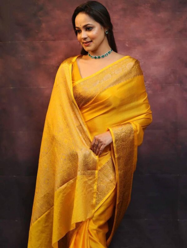 Radiant Yellow Kanjeevaram Lichi Silk Saree with Rich Gold Zari Border – A Regal Choice for Grand Occasions - Image 5