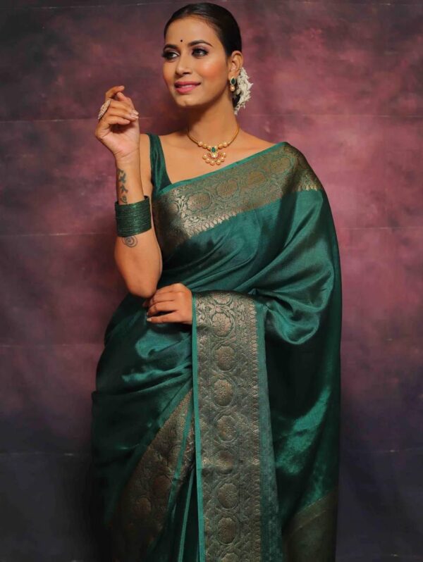 Emerald Green Kanjeevaram Lichi Silk Saree with Antique Gold Zari Border – A Royal Ensemble for Traditional Celebrations - Image 5