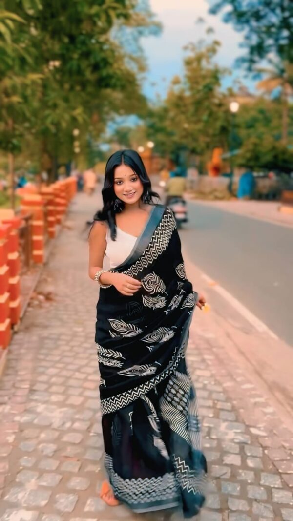 Soft Linen Black Colours Design Digital Print Ready To Wear Saree With Unstitched Blouse - Image 6
