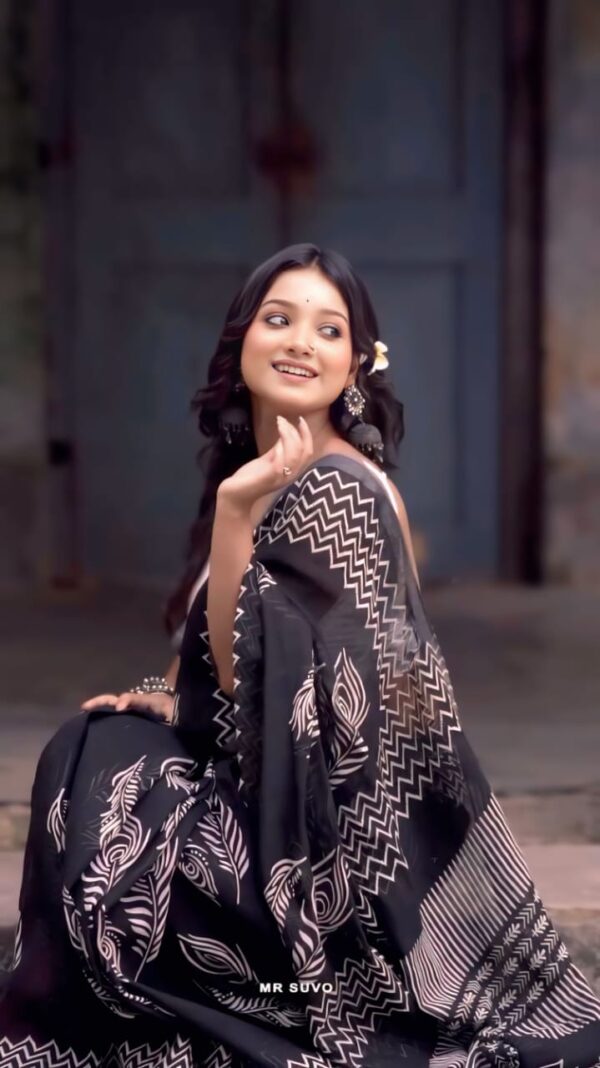 Soft Linen Black Colours Design Digital Print Ready To Wear Saree With Unstitched Blouse - Image 3