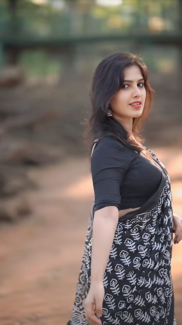 Soft Linen Black Colours Design Digital Print Ready To Wear Saree With Unstitched Blouse