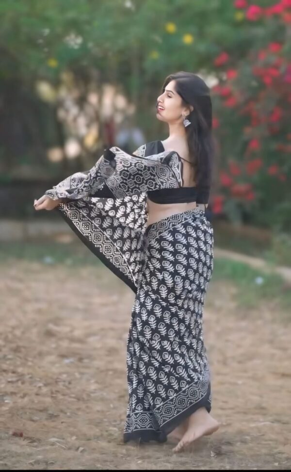 Soft Linen Black Colours Design Digital Print Ready To Wear Saree With Unstitched Blouse - Image 6