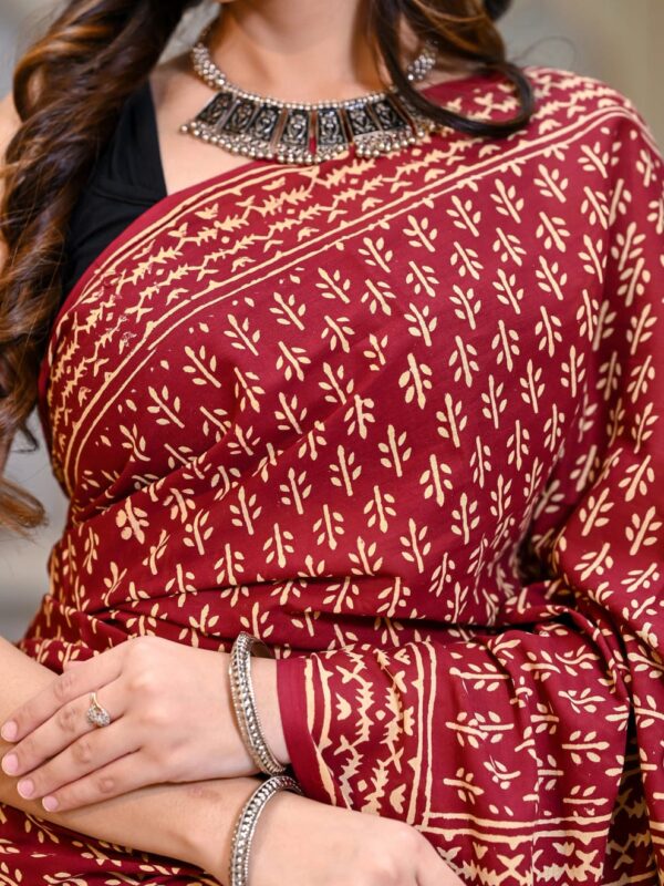 Ready-to-Wear Maroon Handblock Linen Saree - Image 7