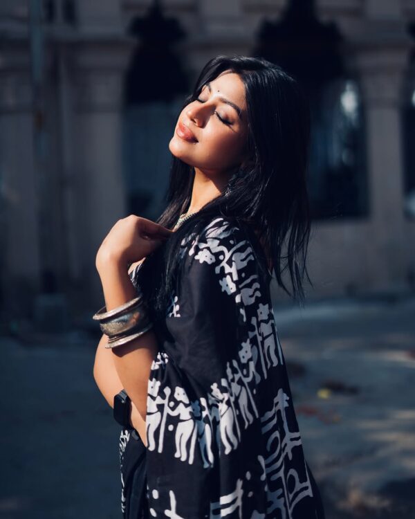 Black Warli Print Ready-to-Wear Soft Linen Silk Saree – Unstitched Blouse - Image 7