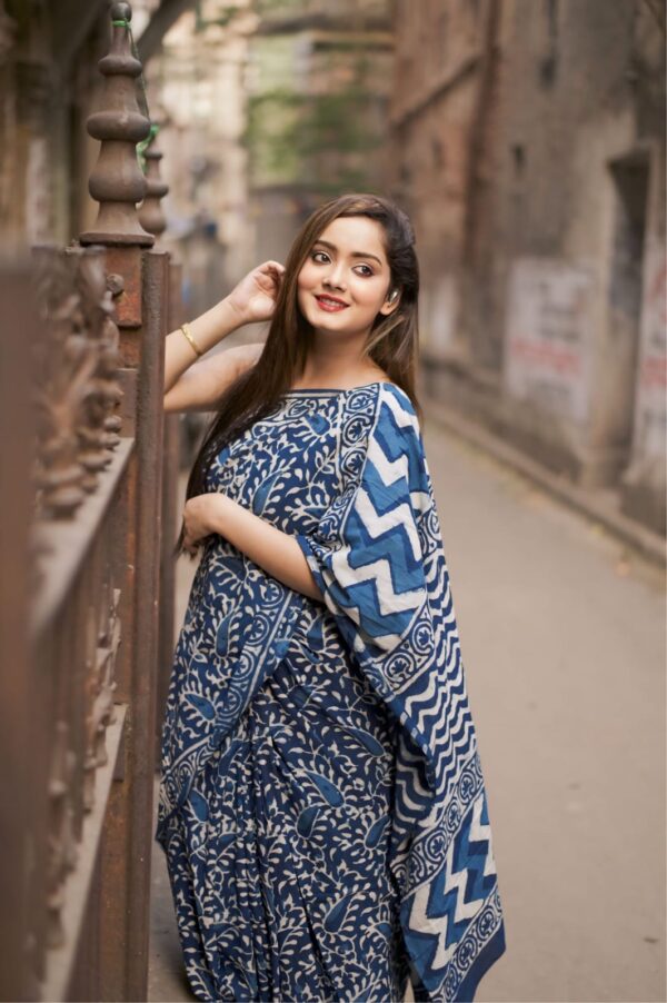 Indigo Blue Ready-to-Wear Soft Linen Silk Saree Traditional Block Print with Unstitched Blouse - Image 4
