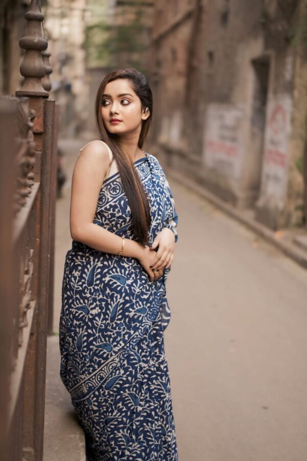 Indigo Blue Ready-to-Wear Soft Linen Silk Saree Traditional Block Print with Unstitched Blouse - Image 5