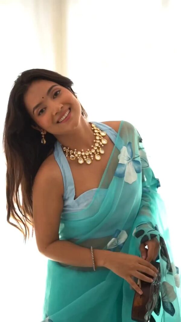 Ready-to-Wear Sky Blue Floral Organza Saree with Printed Pallu & Unstitched Blouse - Image 11