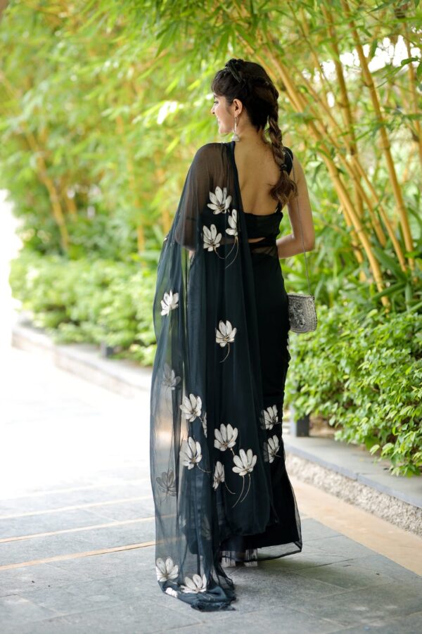 Elegant Black Floral Georgette Saree with Unstitched Blouse – Sheer Party Wear for Modern Evenings - Image 3
