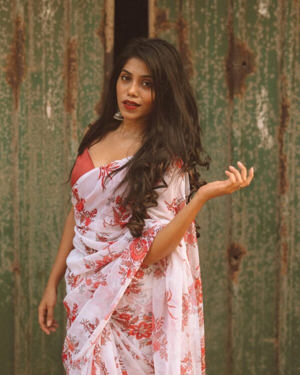 Ready-to-Wear White Georgette Saree with Red Floral Print – Elegant & Effortless - Image 5